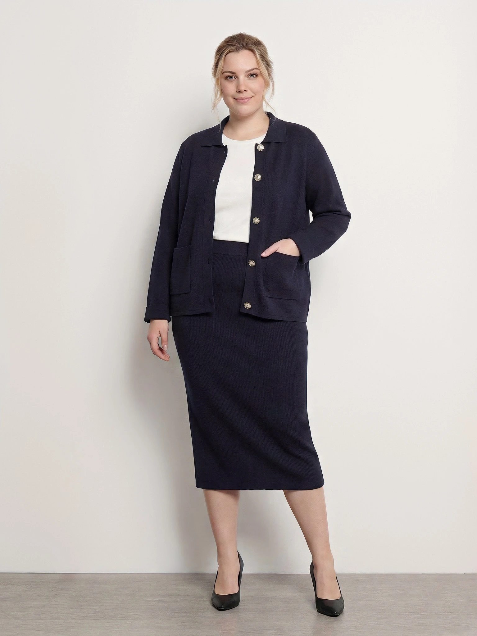 Кардиган темно-синего цвета на пуговицах из смесовой вискозы